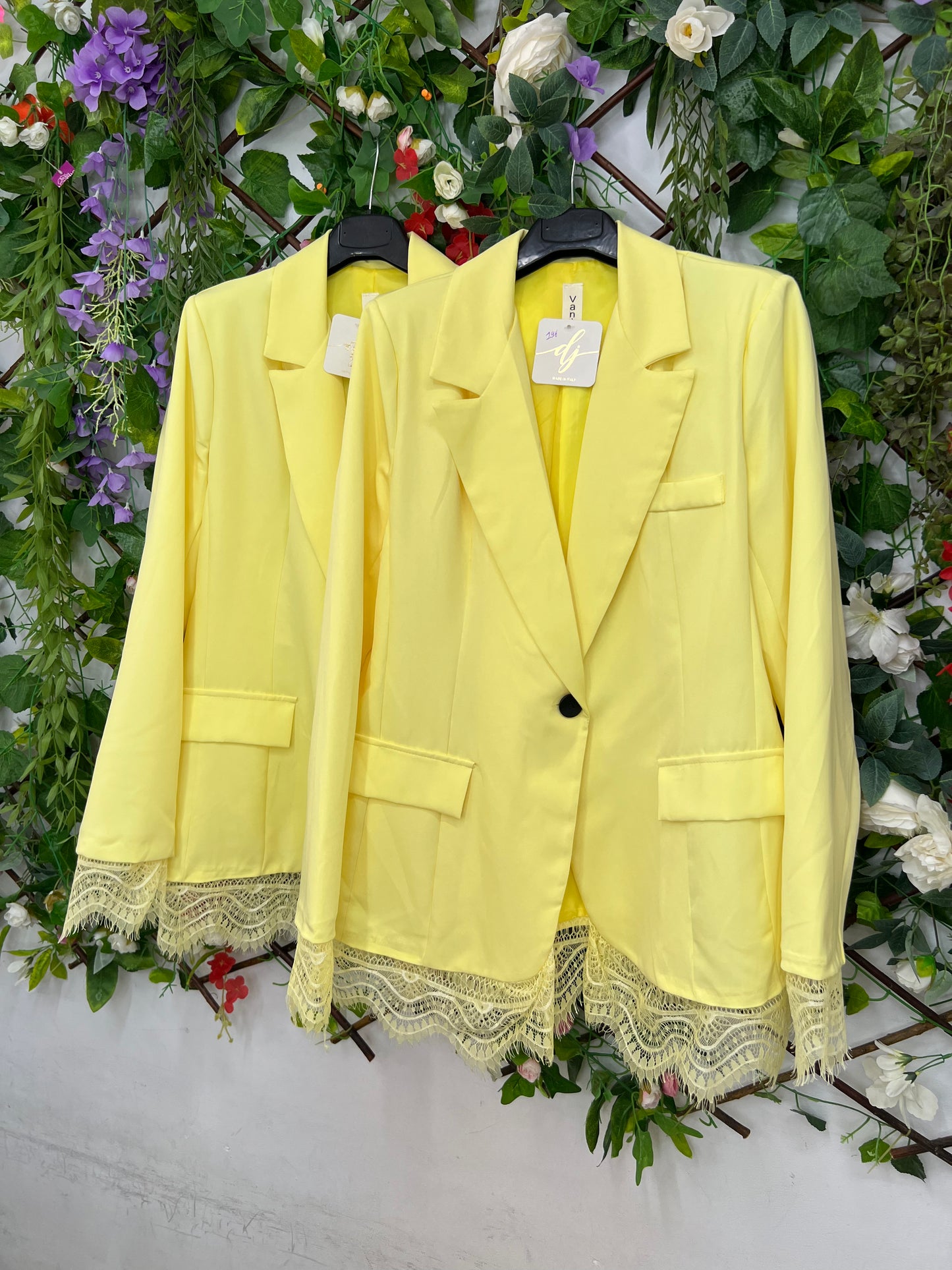 Blazer Encajes Puño y Bajos