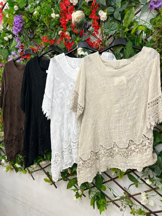 Camiseta Asimetrica Bordada