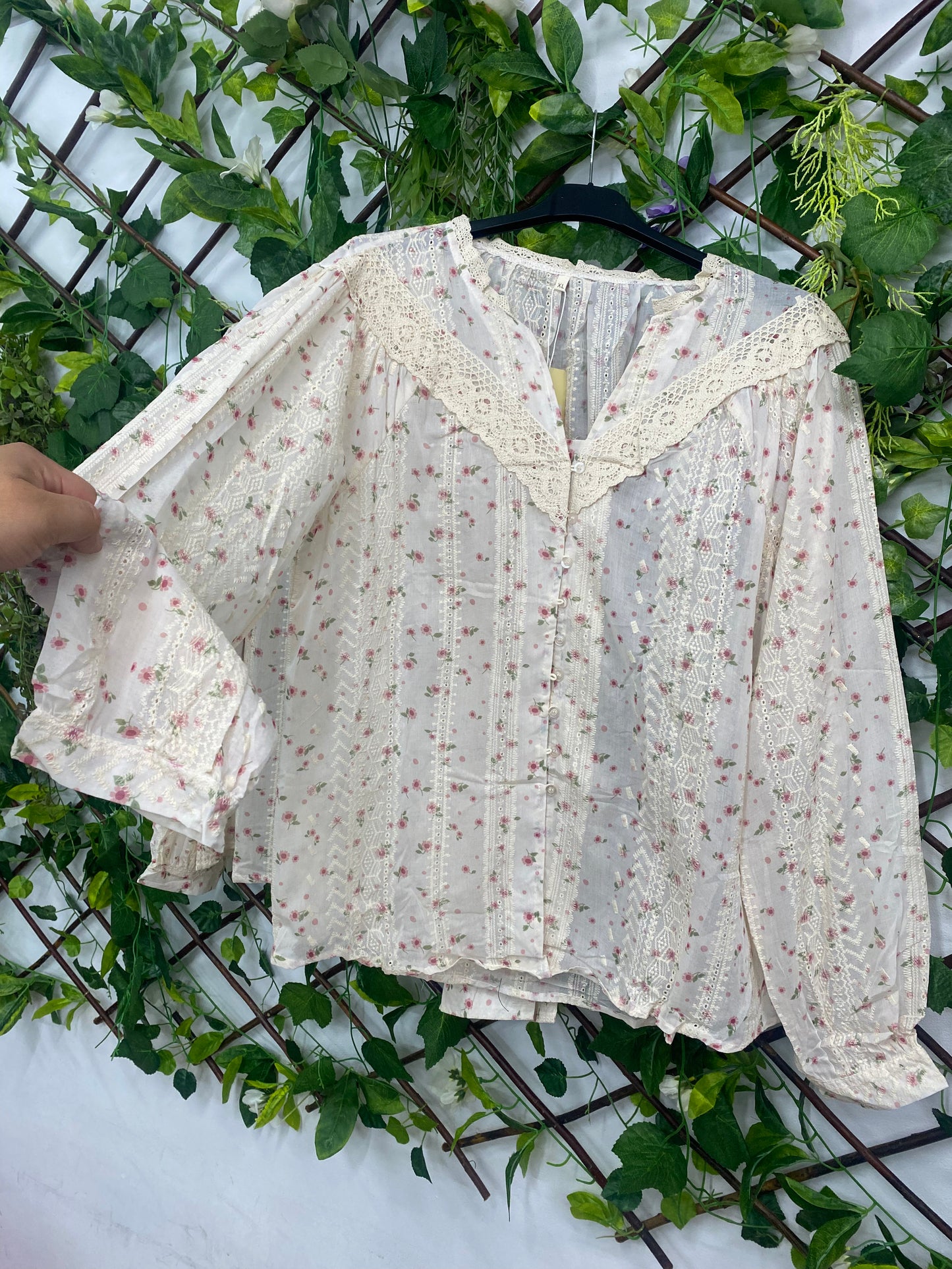 Camisa Puntilla Flores