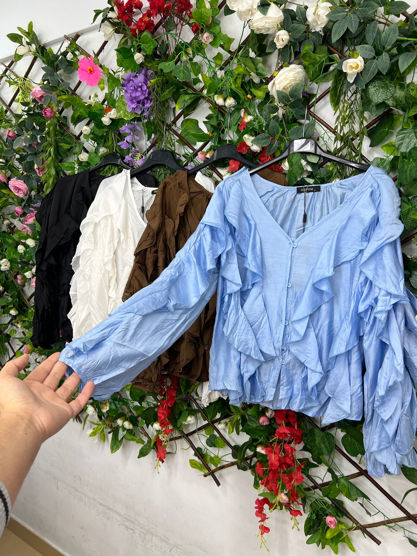 Blusa Volante Cuello Pico