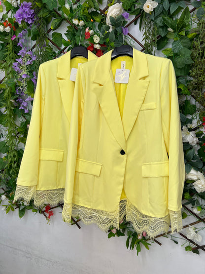 Blazer Encajes Puño y Bajos