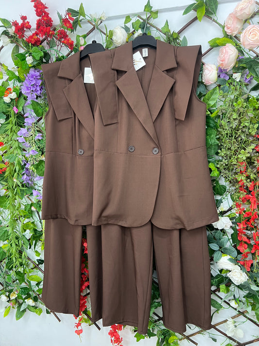 Conjunto Chaleco Hombreras