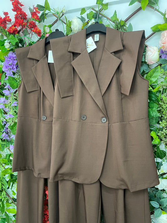 Conjunto Chaleco Hombreras