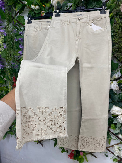 Jeans Bajos Bordados
