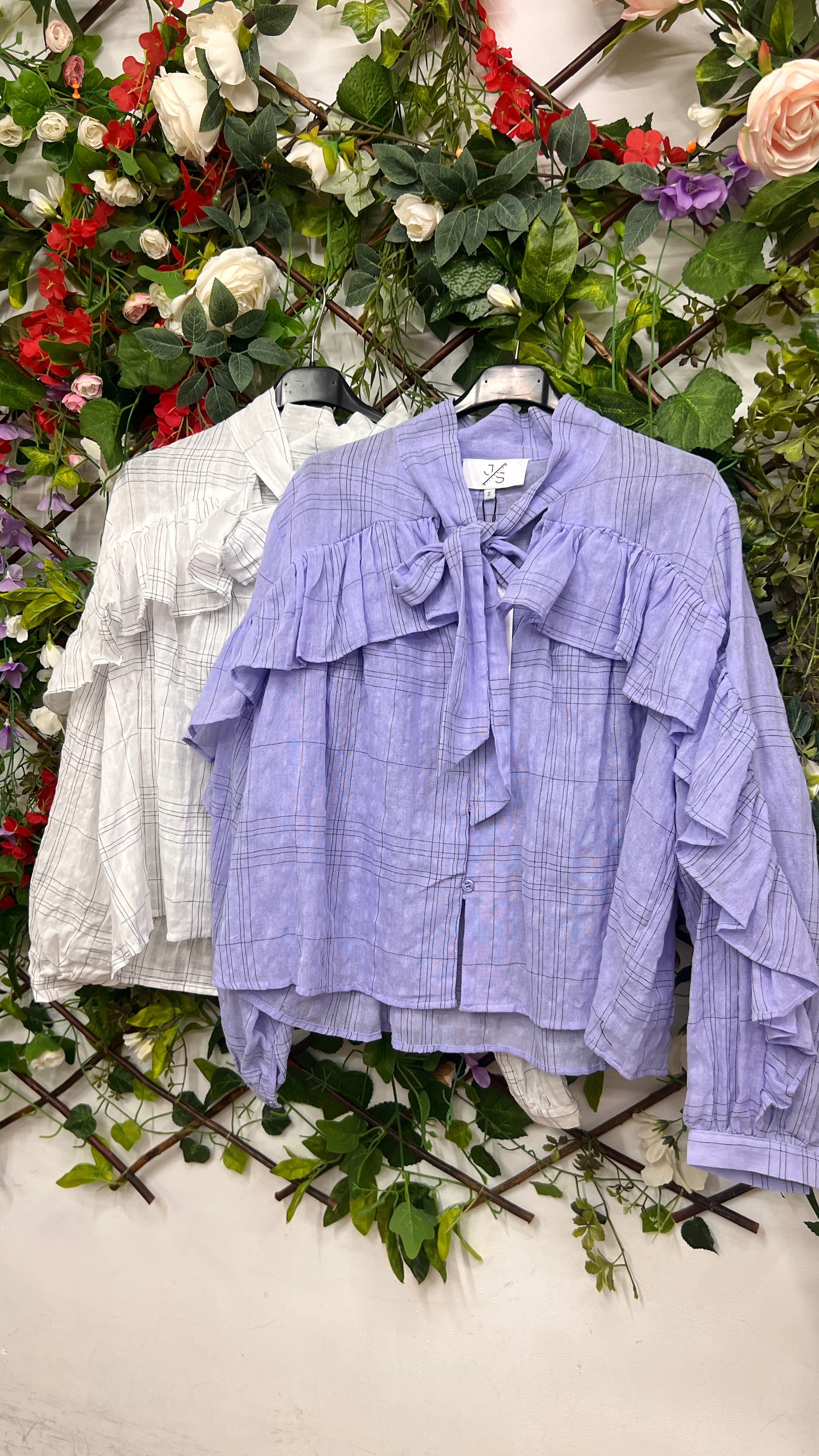 Blusa Cuadros y Volantes